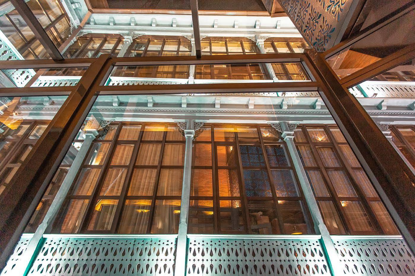 Royal Inn Tbilissi Extérieur photo